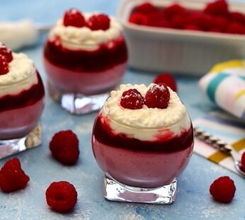 MOUSSE A L&rsquo;ANANAS ET FRAMBOISE, COULIS AU FRUIT DE LA PASSION(4P)